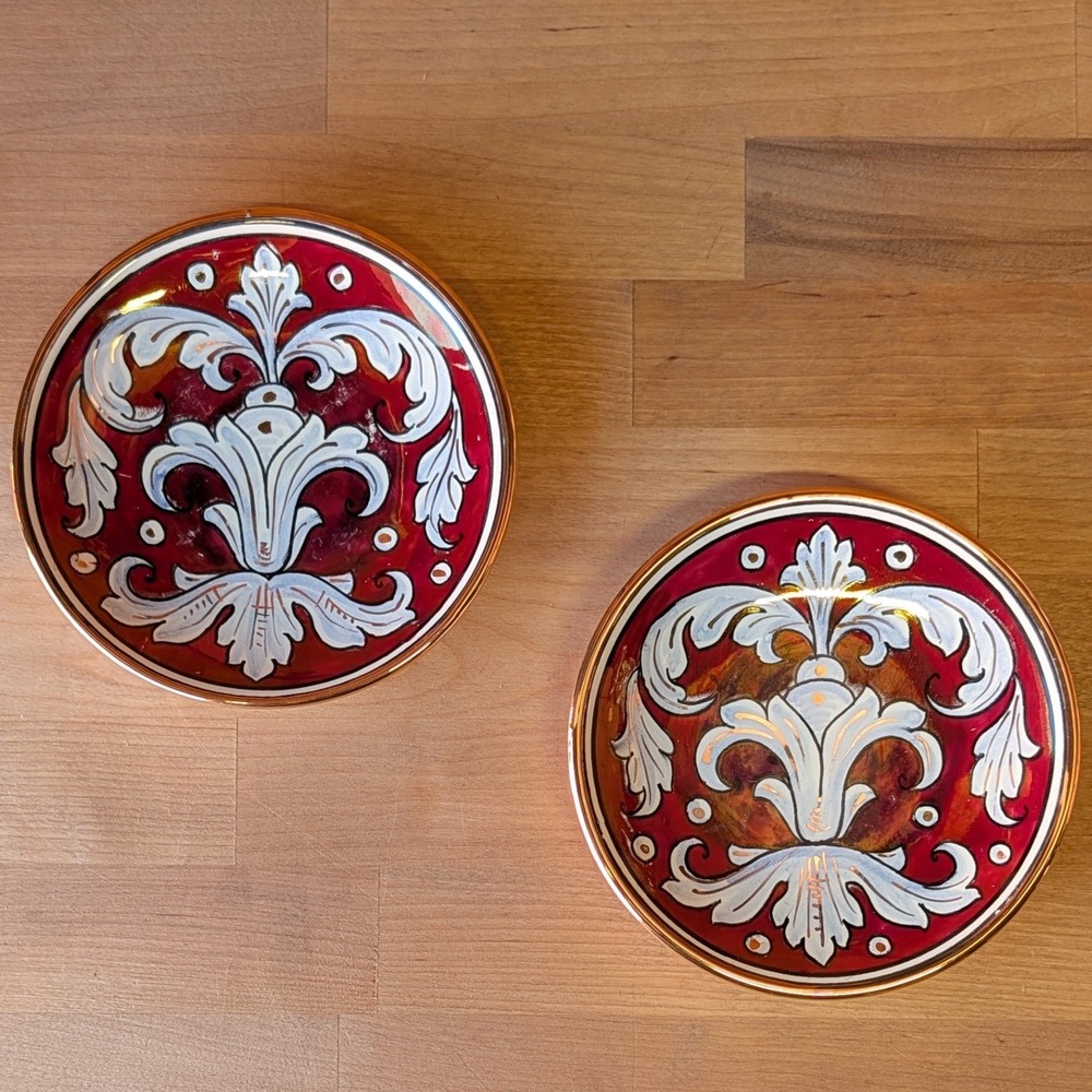 Set of 2 Italian Hand Painted Red Fleur-de-lis Ceramic Plates Gold Rim 4.5"